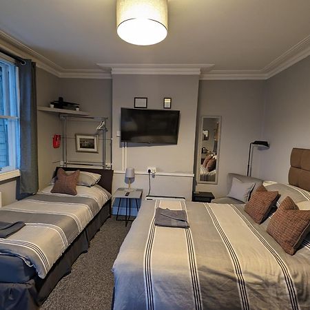 Caversham Lodge เรดดิ้ง ภายนอก รูปภาพ